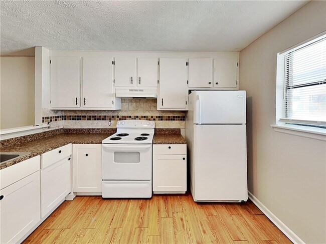 Photo - 1289 Knoll Ct NW