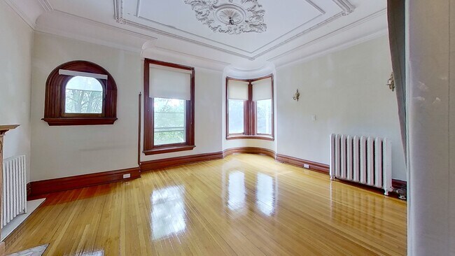 Living Room - 71 Spadina Rd Unit 3