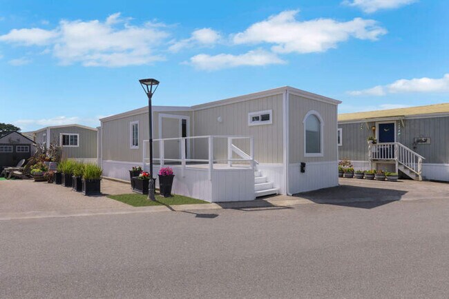 Photo - 22 Dahlberg Dr