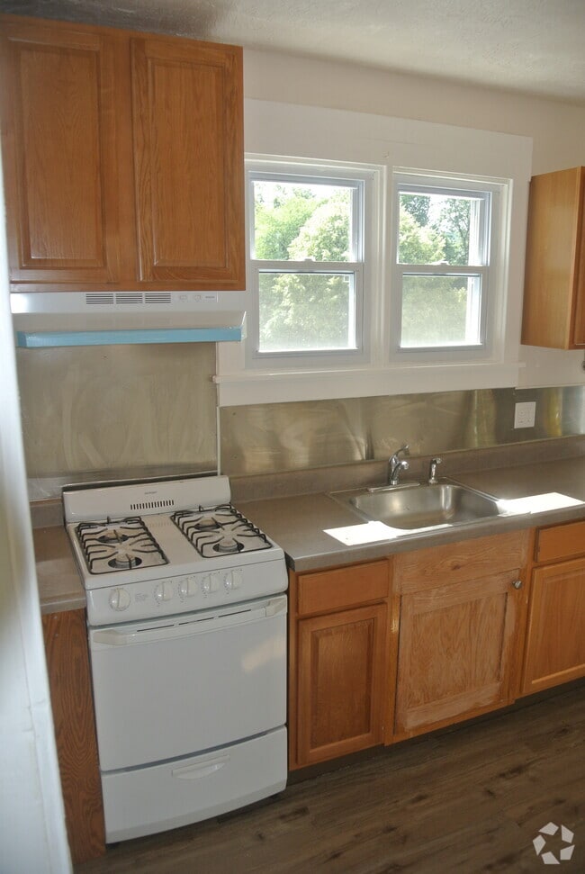 Building Photo - 328 High Street Unit APTB