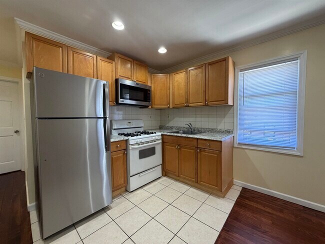 Photo - 77 Hutton St Unit 4