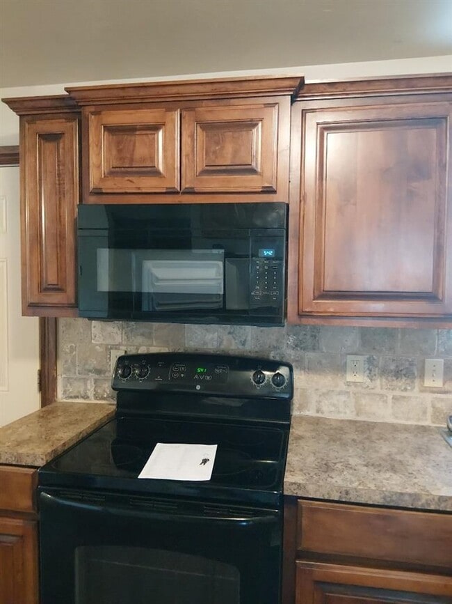 Photo - 1604 NW Lindy Ave Unit 3