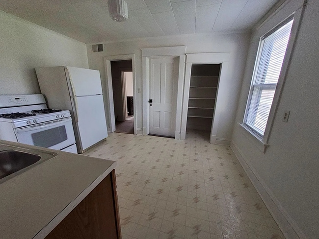 Photo - 314 W 19th Ave