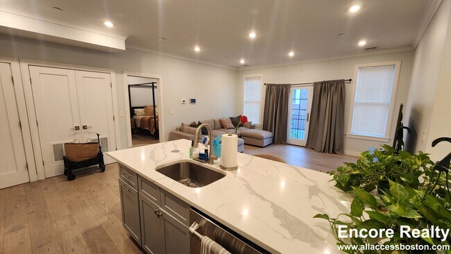 Photo - 32 Cummins Hwy Unidad 2