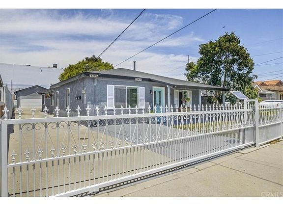 Photo - 4525 W 145th St Unidad front