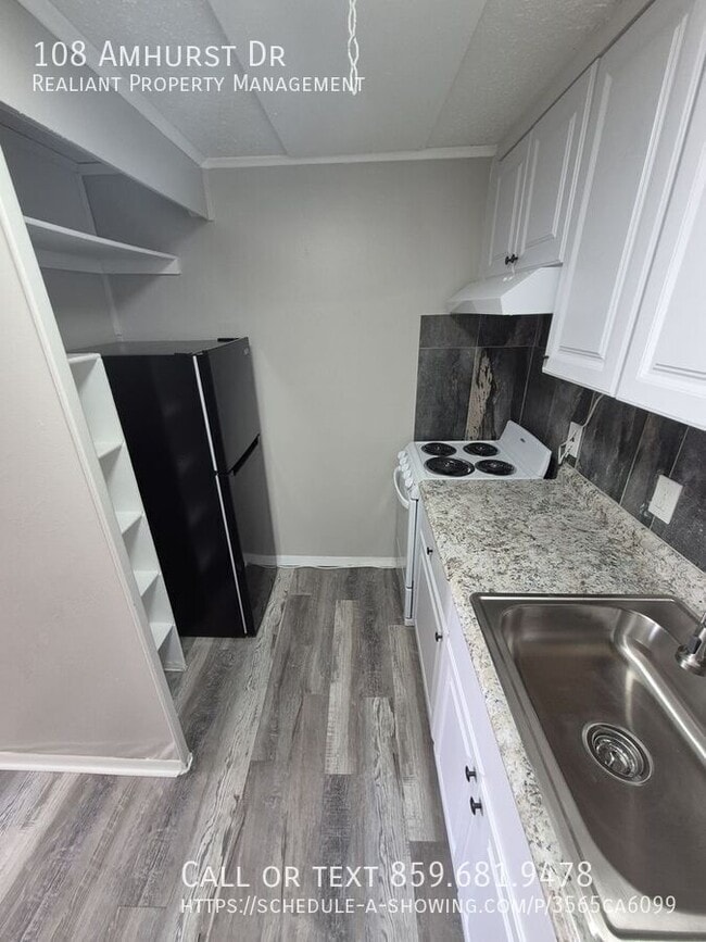 Photo - 108 Amhurst Dr