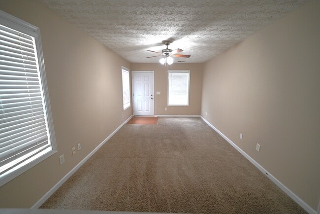 Photo - 221 Alton Cir