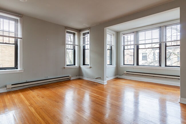 Photo - 717 W Barry Ave