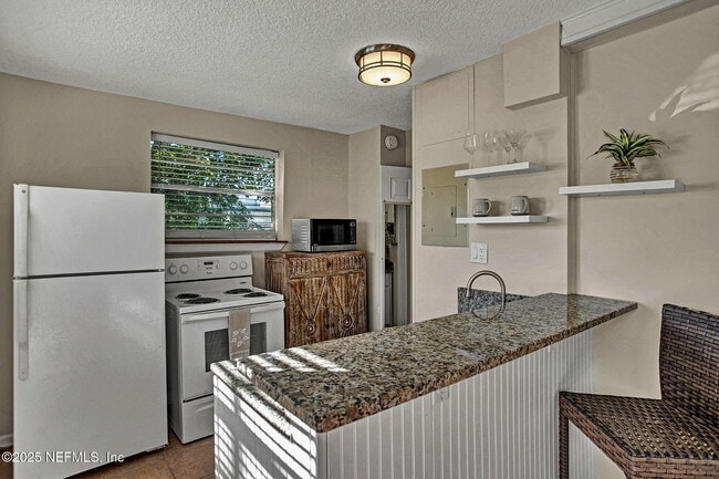 Photo - 1531 2nd St N