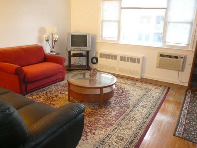 Building Photo - 3250 34th St Unit 3 floor Rental