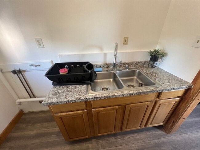 Photo - 27 Chestnut St Apartment Unit 2