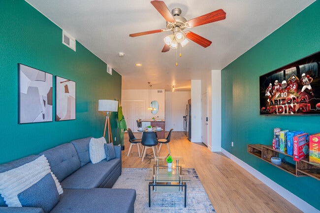 Building Photo - 6610 N 93rd Ave Unit ID1263219P Rental