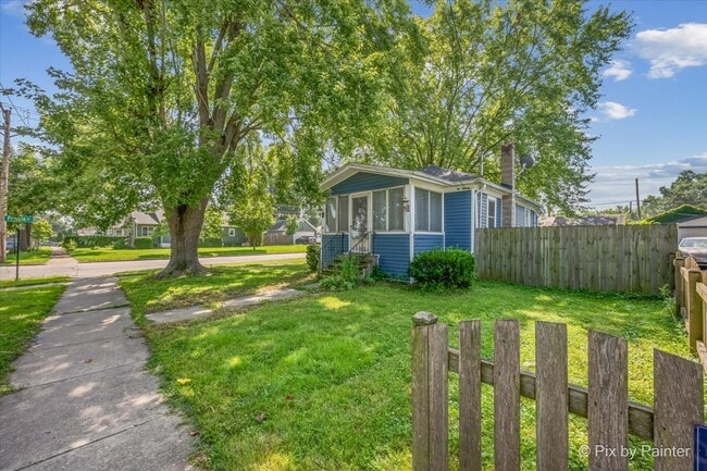 Photo - 645 Slade Ave