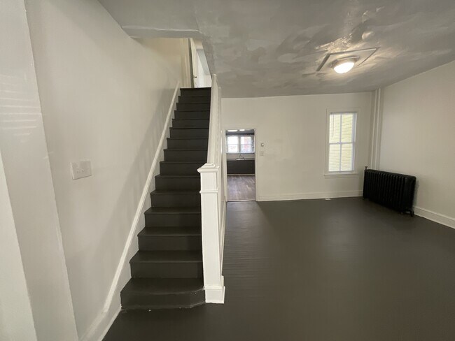 Photo - 573 W Princess St