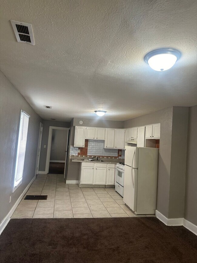 425 Leeds Ave Apartment Unit 425 Indianapolis, IN