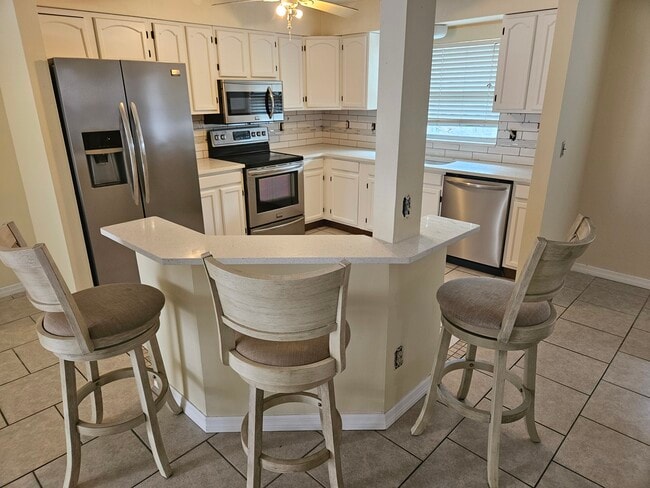 Photo - 1502 Stonehaven Way