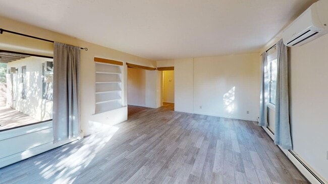 Photo - Light and Bright, Great Location