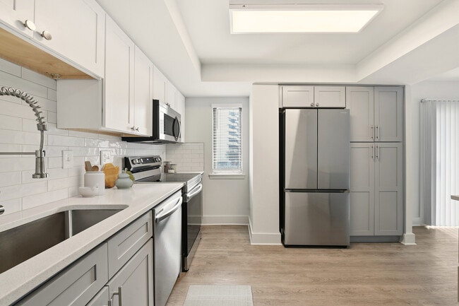 Building Photo - Cortland on South Eads