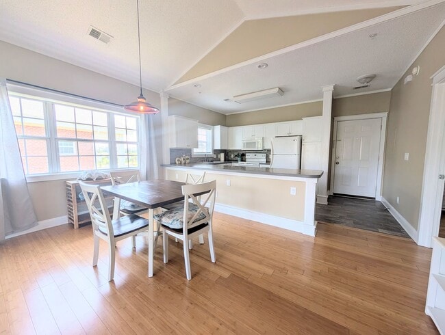 Photo - 2 Bed 2 Bath Condo - Long Term Rental in Myrtle Beach, SC Unit 304