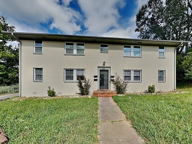 Building Photo - 7745 Madrid Ave Unit Apt A