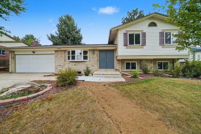 Building Photo - 6233 W Caley Ave Rental