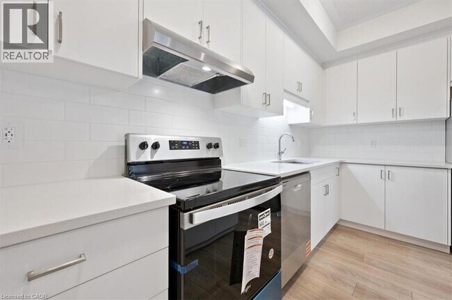 Photo - 71 REVERIE Wy