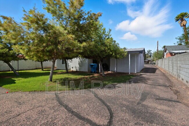 Photo - 1713 N 31st Pl Unit Apt 6