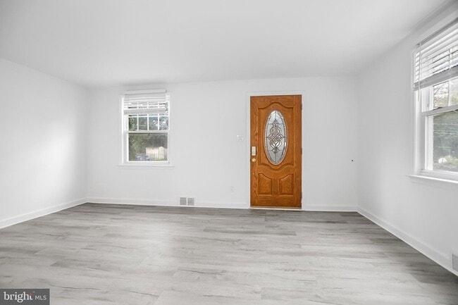 Photo - 1913 Winton Ave