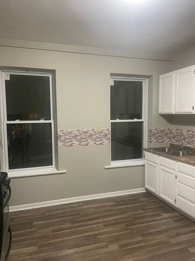 Photo - 451 E 111th St Unit 3R