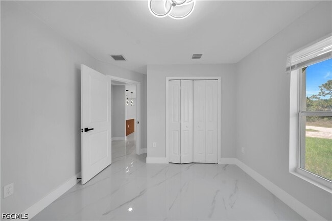 Building Photo - 2914 4th St SW