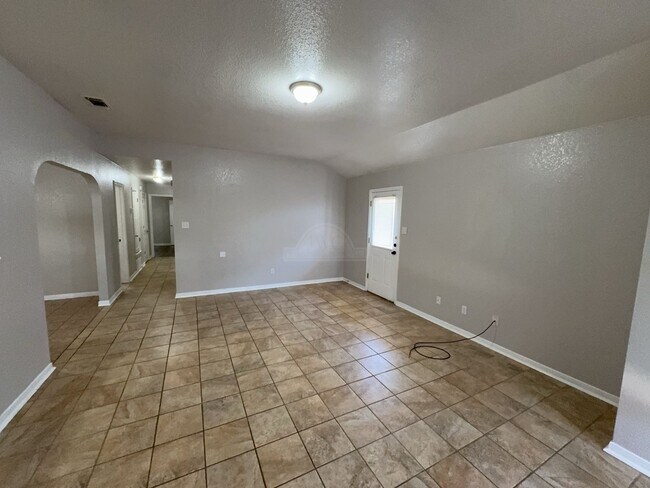 3604 Dustin Ct Unit 3604 Dustin Ct Unit B (S8)