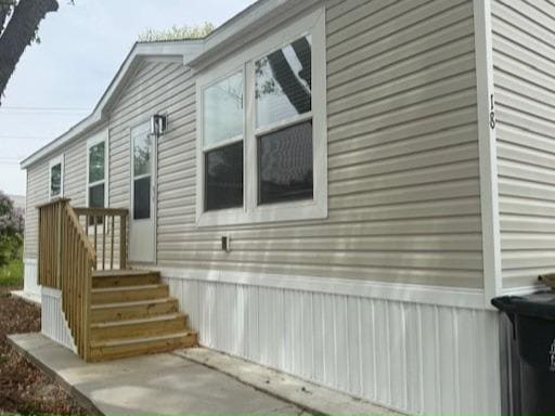 Photo - 18 Fairlane Ct