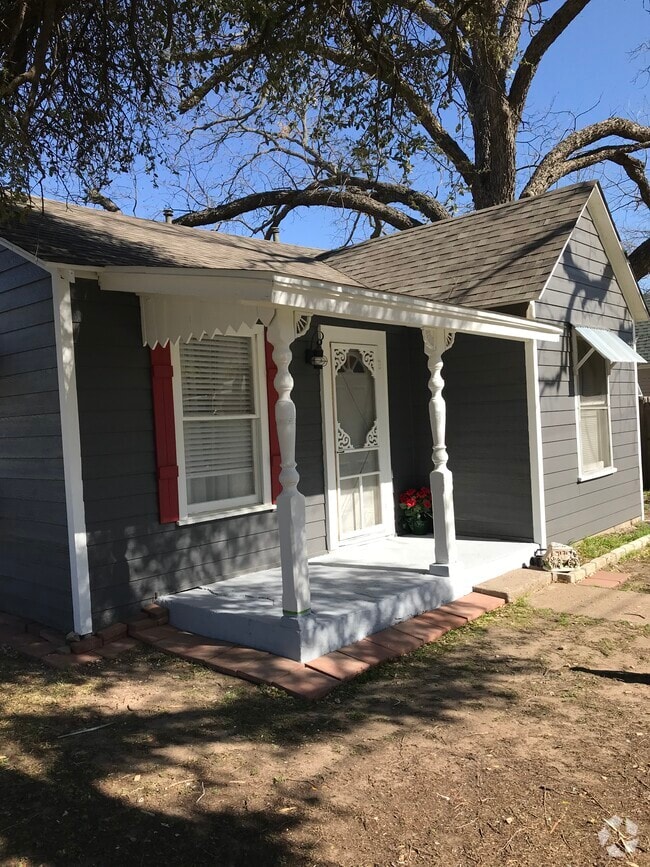 Building Photo - 714 N Walnut St Rental