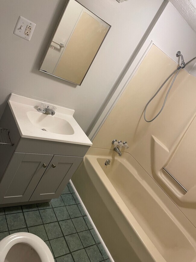 Photo - 32 N Greenbush St Unit South