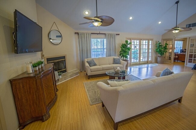 Monterey Lakes Apartments