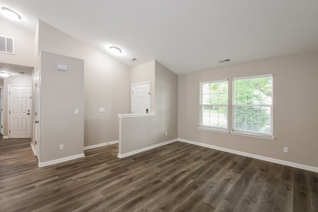 Photo - 981 Ariel Way