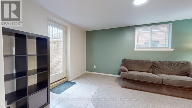 Photo - 22 Moss Pl