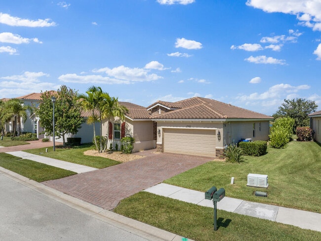 Photo - 1786 Berkshire Cir SW