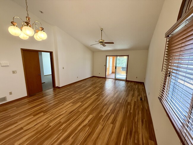 Photo - 5673 Donegal Ct