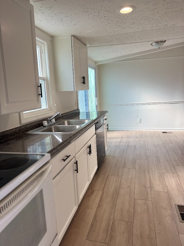 Photo - 811 Williams Lake Rd