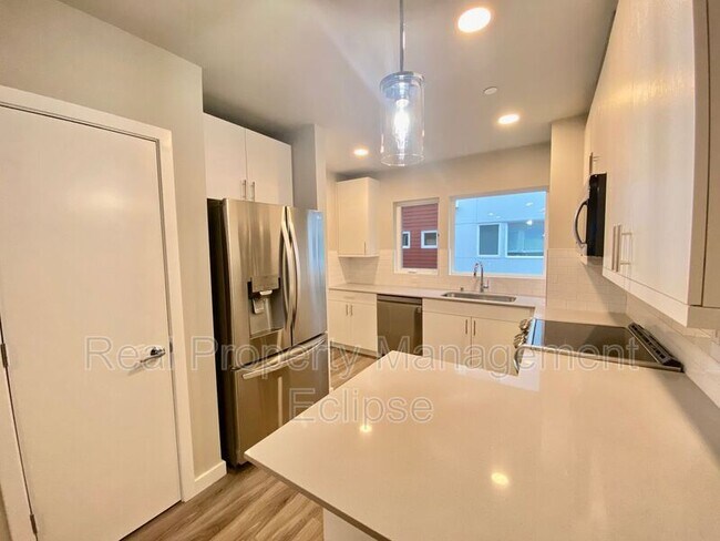 Photo - 12514 15th Ave NE Unit #B