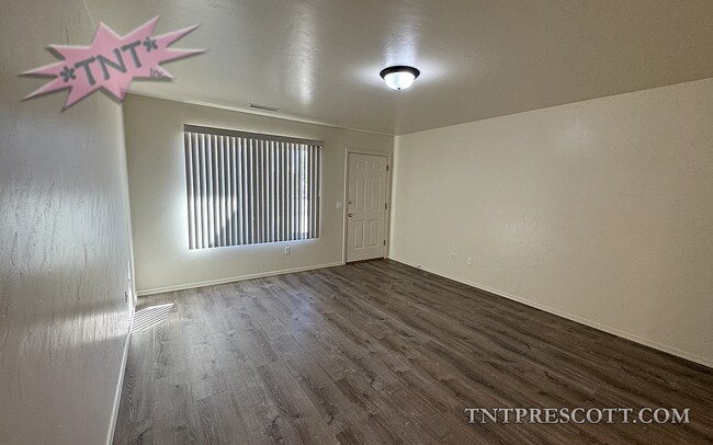 Photo - 0739 Unidad B