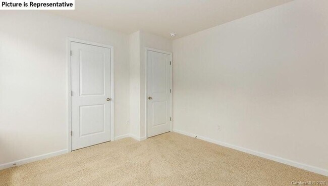 Photo - 154 Calderdale Ln
