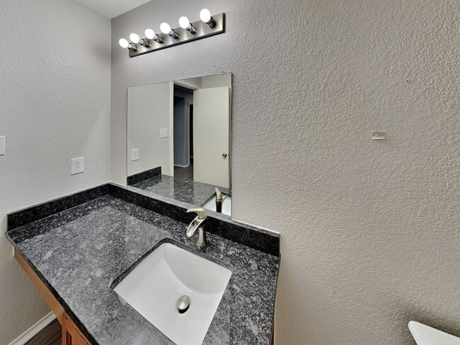 Photo - 4808 Woodstock Dr