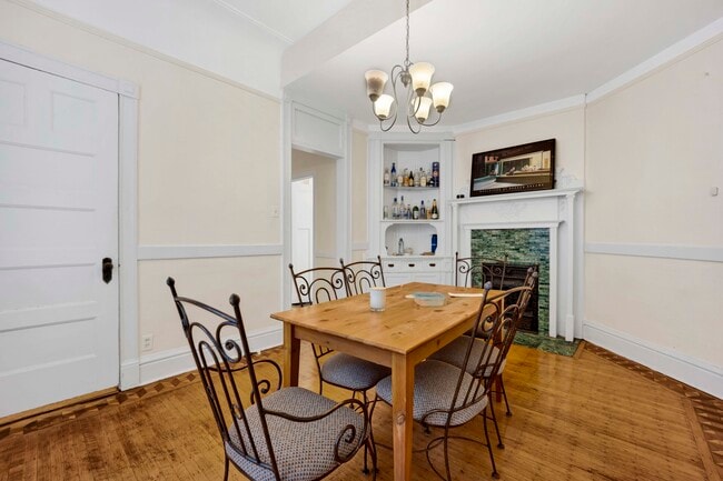 Photo - 2522 N Burling St Unit 2