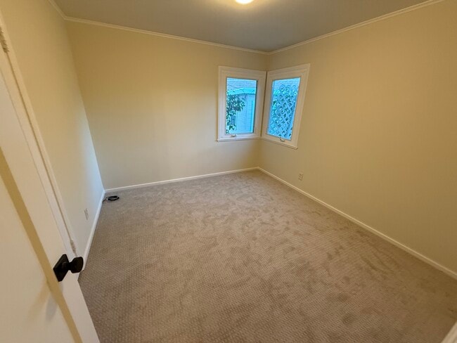 Photo - 701 Poinsettia Ave