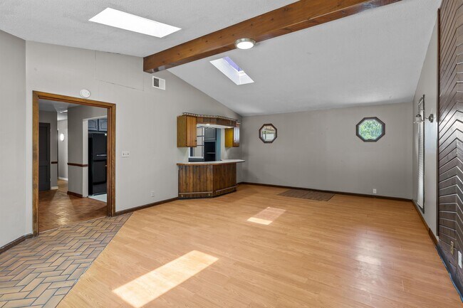 Photo - 12 Country Ln