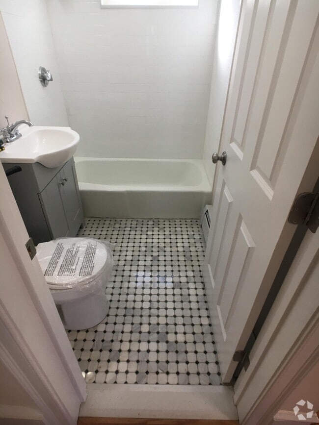 Building Photo - 6 Nashua St Unit 2 Rental