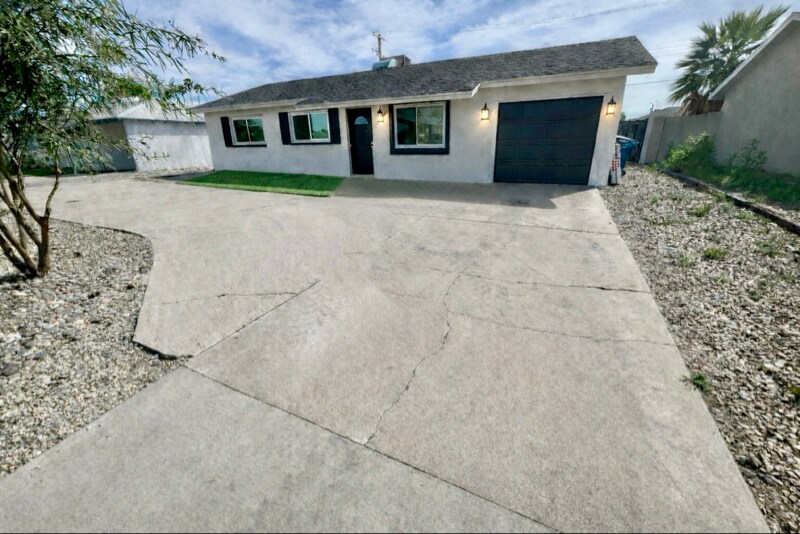 Photo - 1209 W 5th St