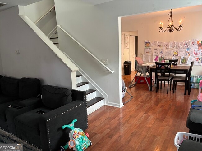 Photo - 751 W Vincent Dr